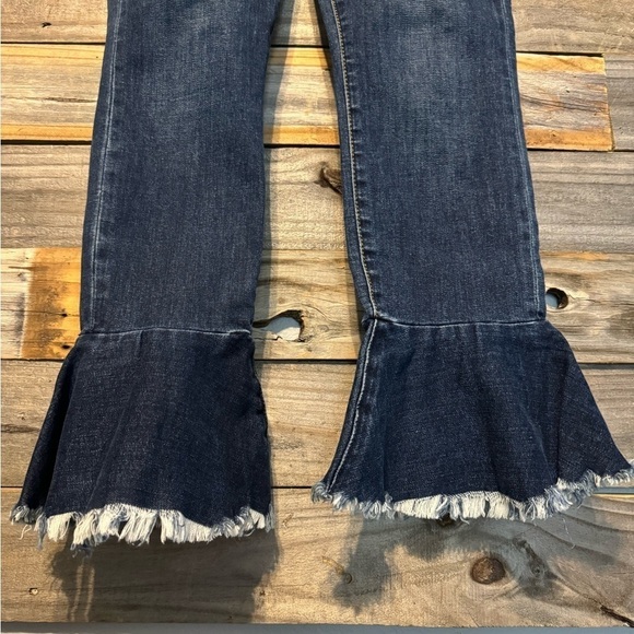 BLANKNYC- women’s ruffle-hem cropped jeans- exclusive- size 26 - Picture 4 of 8